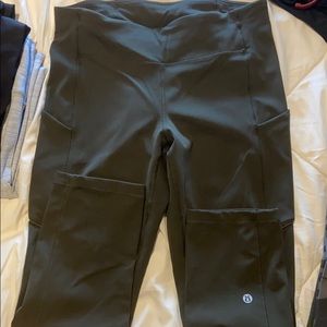 Lulu size 6 crop yoga hardly worn